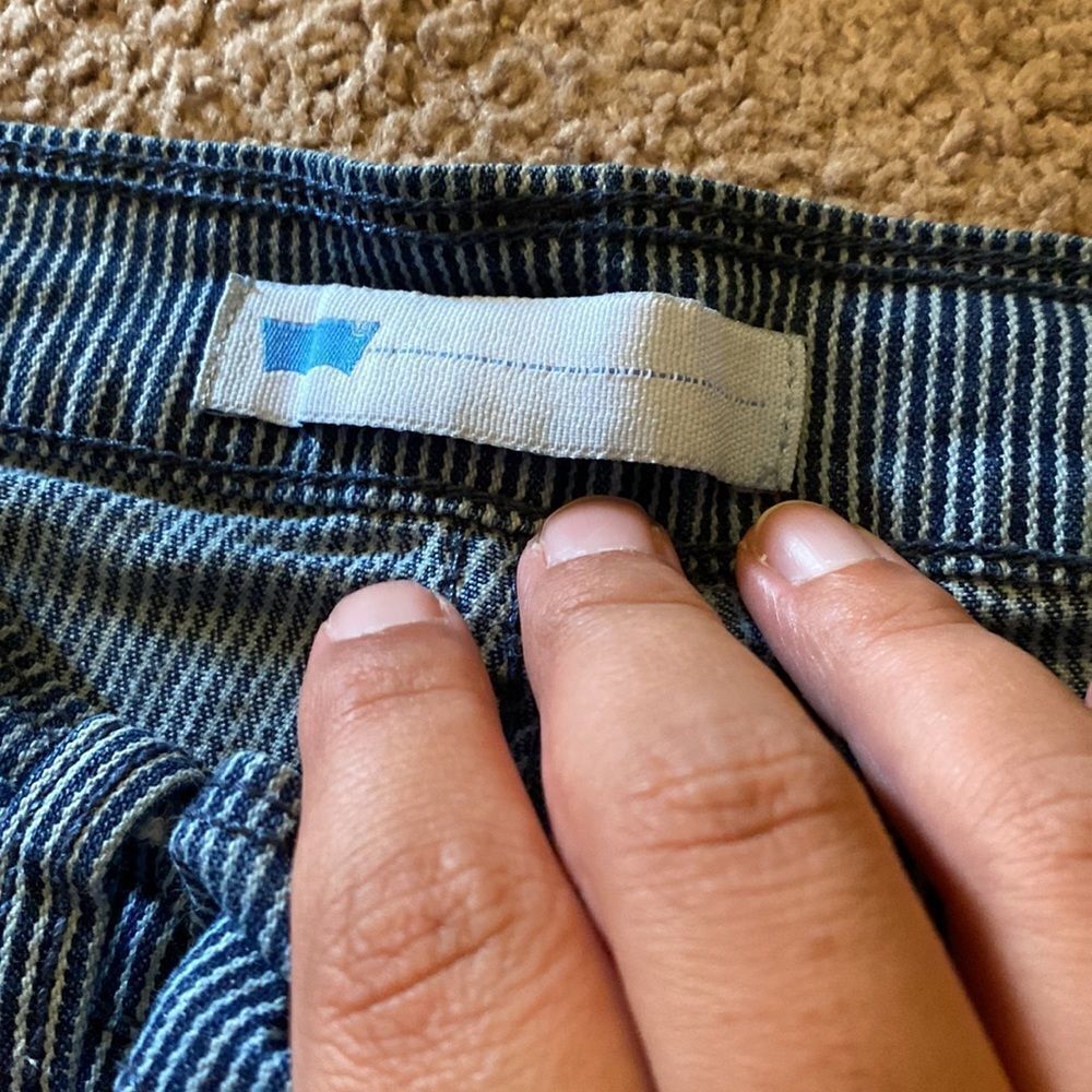 Levi’s shorts size 30 - Picture 5 of 7